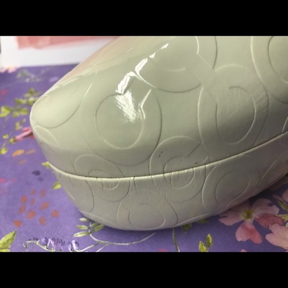 Coach Sunglasses Ivory Clamshell Case - Picture 7 of 9